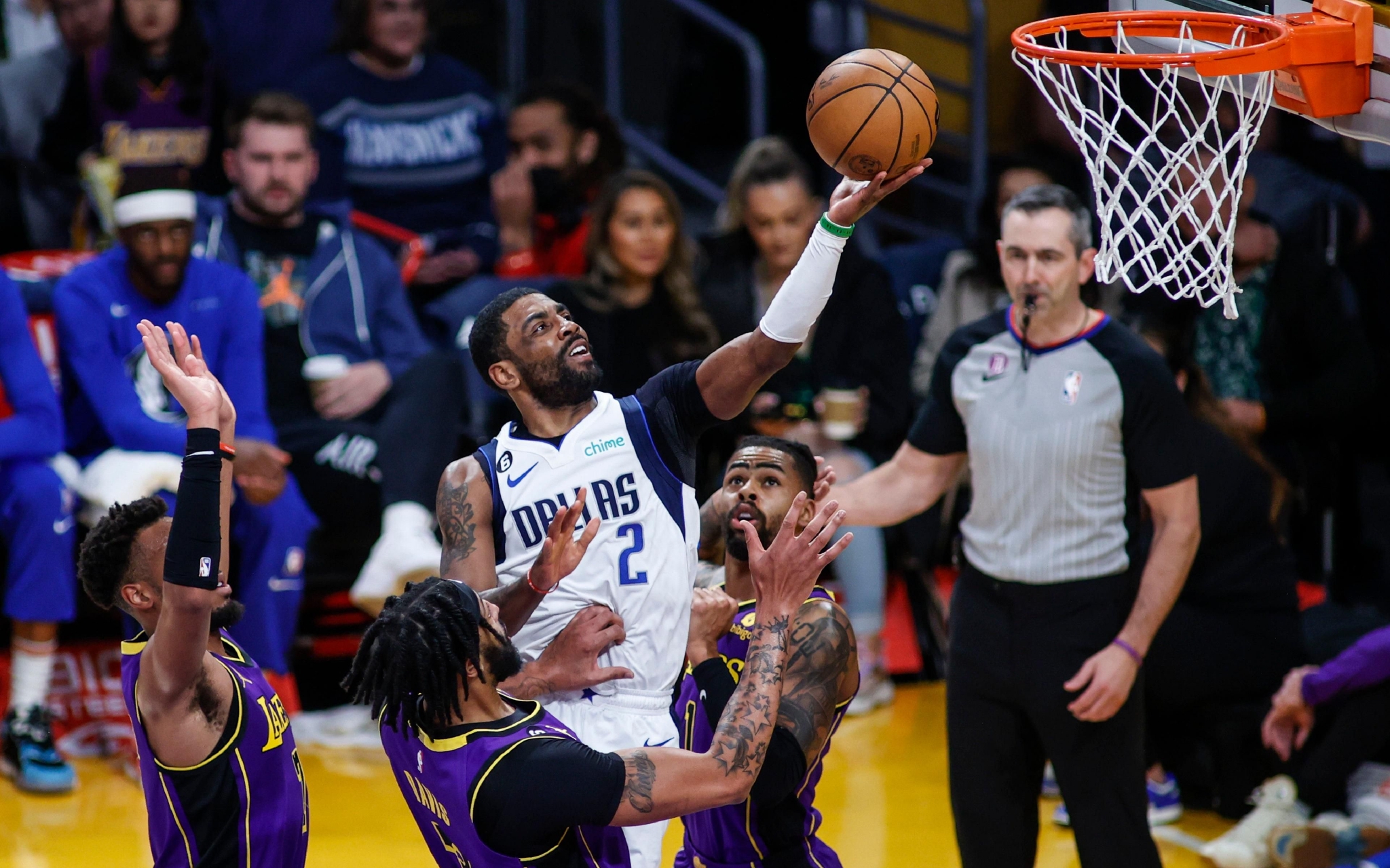 nba西部"大乱斗"库里没手软,东契奇的独行侠危险了|附加赛|西部|湖人