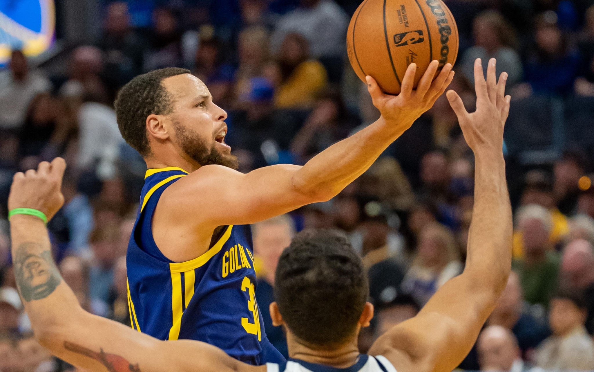 nba西部"大乱斗"库里没手软,东契奇的独行侠危险了|附加赛|西部|湖人