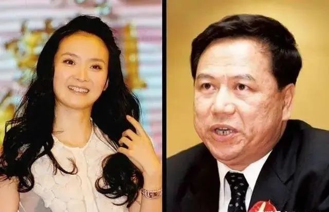至于邱心志地位的转折点,是在母章氏才被曝外债之时,当时的邱心志重回