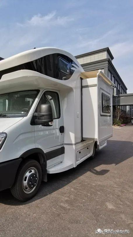 413洛阳房车展爱旅途房车双拓c型宽敞空间享舒适房车生活