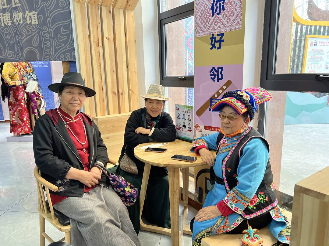 我们的家园|走进成都西北街社区:这里有个民族服饰微