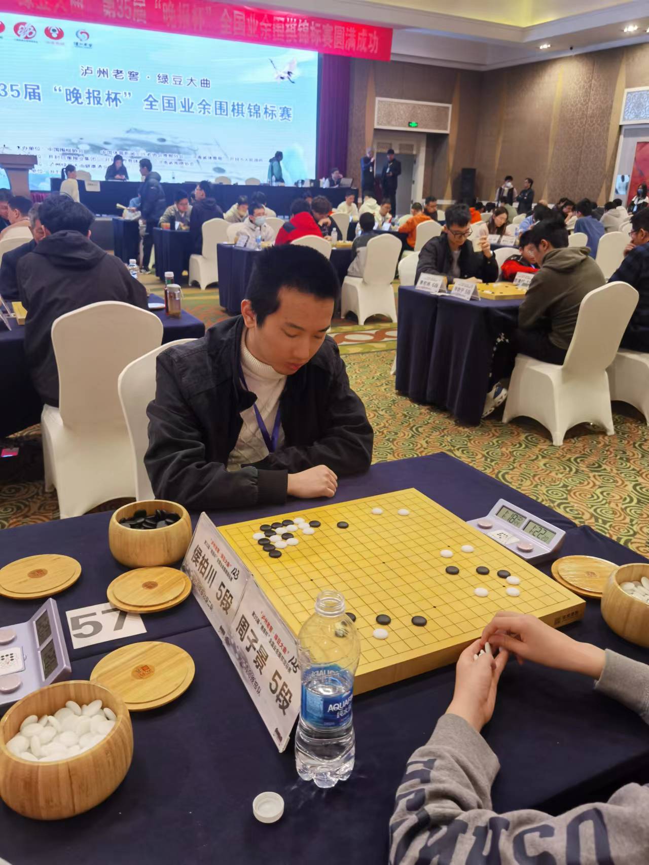 获得个人组亚军的是新民晚报上海清一一队棋手张钦;获得团体组冠军的