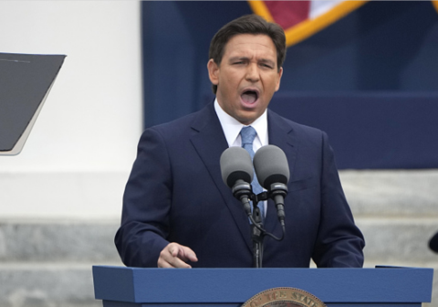 佛罗里达州州长罗恩·德桑蒂斯(资料图)