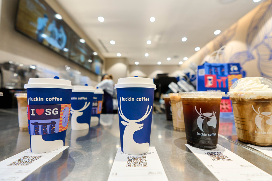 瑞幸咖啡出海新加坡两店齐开 全球化布局打响第一枪