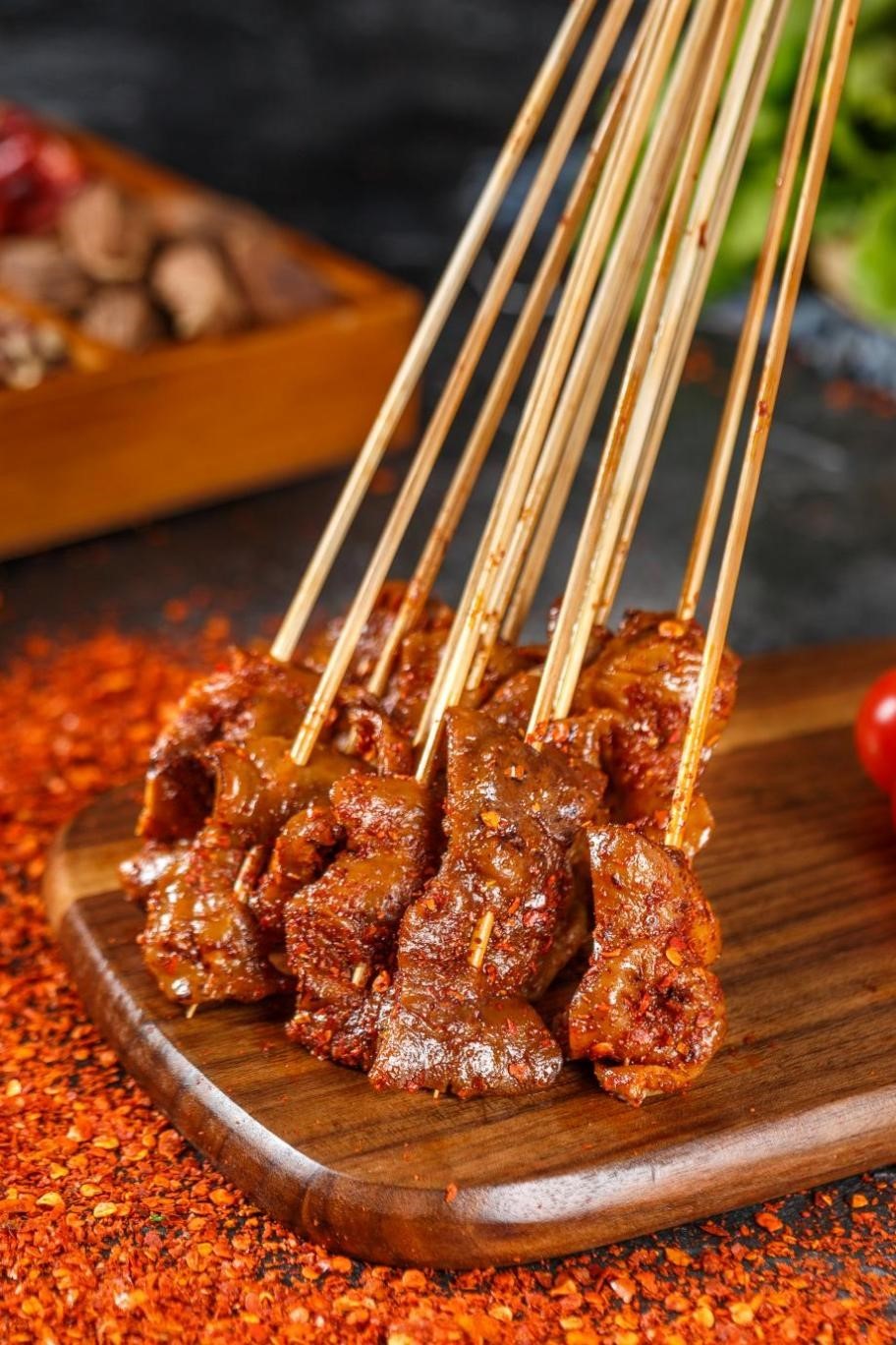 (烧烤卤肥肠菜品)