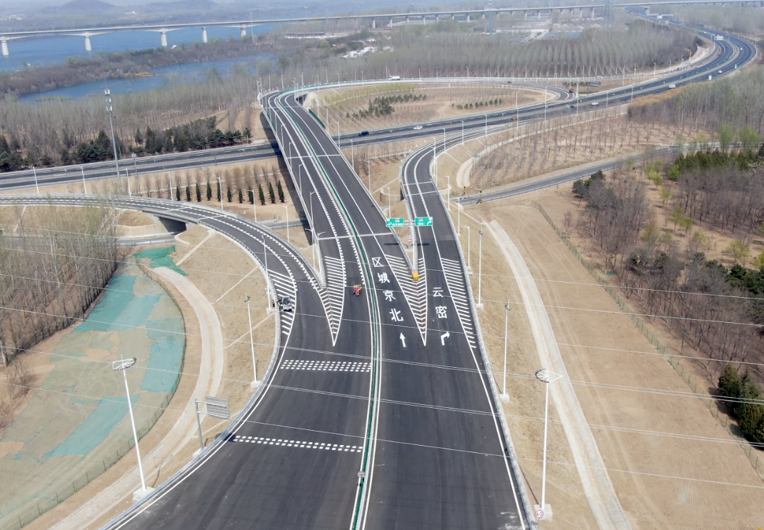 通怀路(昌金路—京承高速公路)大韩庄双喇叭互通式立交桥.
