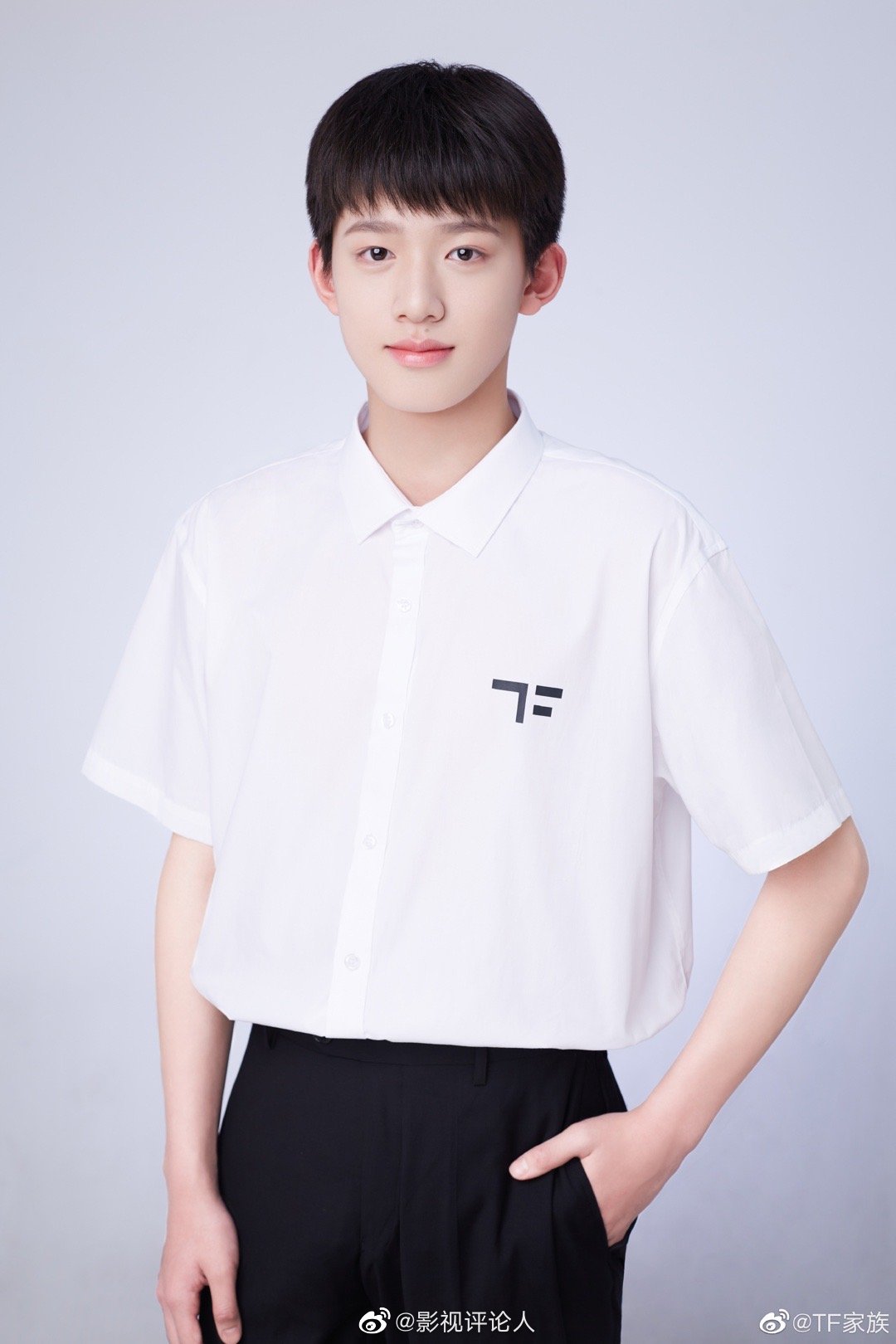 TF家族四代练习生首张公式照公开了!|白衬衫_新浪新闻