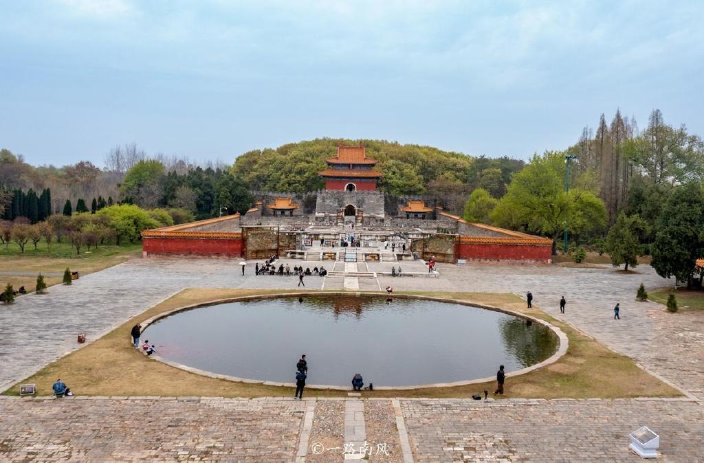 中国最大的明代皇陵，位于湖北钟祥，主人生前却没有当过一天皇帝__财经头条