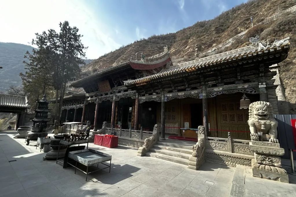 这是已经完成修缮的五泉山古建筑群中的卧佛寺。