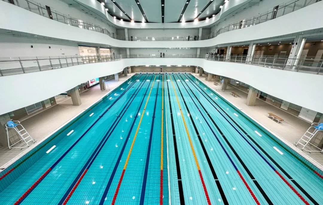 改建后的上海游泳馆内景