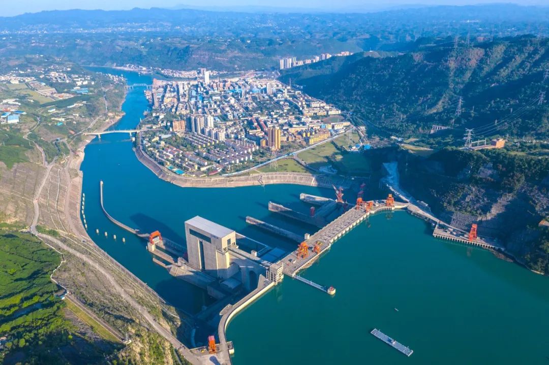 向家坝水电站全景图.摄影:高峰