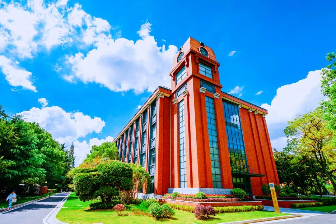 大学校园的那些心动瞬间!一起来看书香与热爱交织的校园青春|大学_新