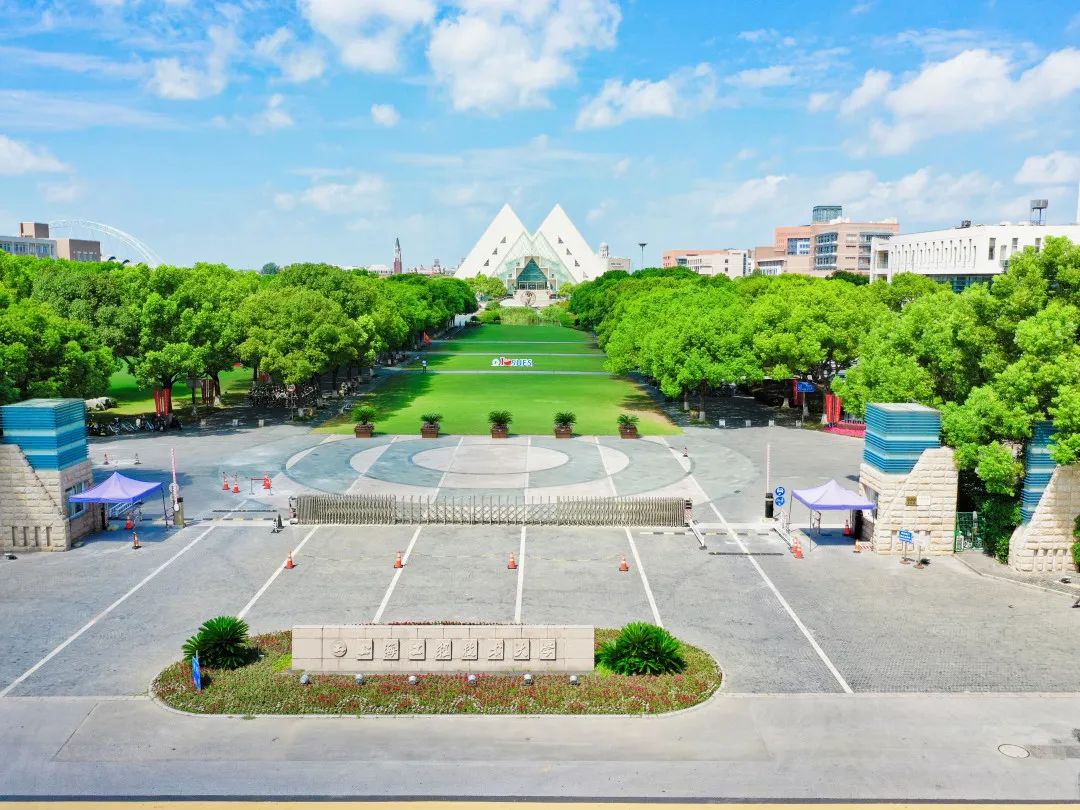 上海工程技术大学&nbsp;@邓飞