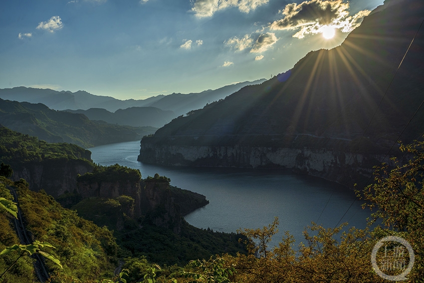 《金佛山下的青山绿水》组照十&nbsp;绿水青山就是金山银山.