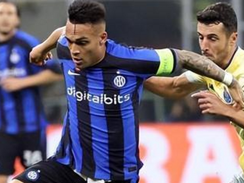 意甲第10轮复盘:佛罗伦萨0-1莱切——22岁贝里沙致命一击,紫百合主场坠入深渊