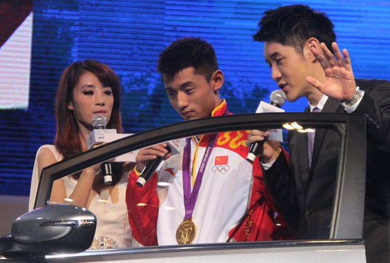 张继科挥霍!名下一堆豪车,"缺钱"还买700万座驾,太奢靡了-新浪汽车