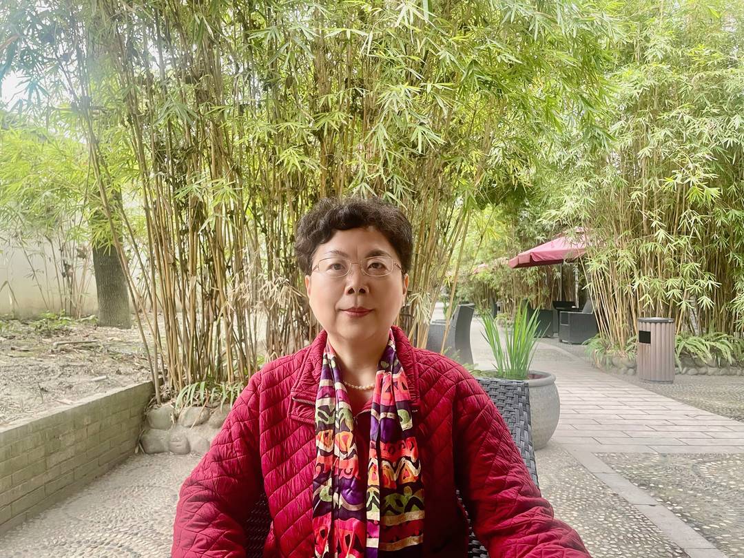 中国红楼梦学会副会长俞晓红:研究红楼梦需要开放包容的心态|封面专访