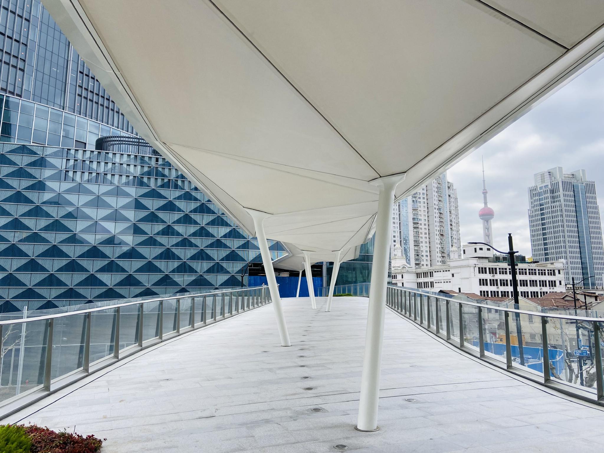 北外滩空中连廊示范段一期28岁的袁俊杰是项目设计主管,也是北外滩