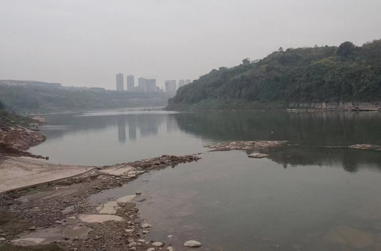 △余光中曾说自己的一半才气都是这样的山山水水孕育出来的