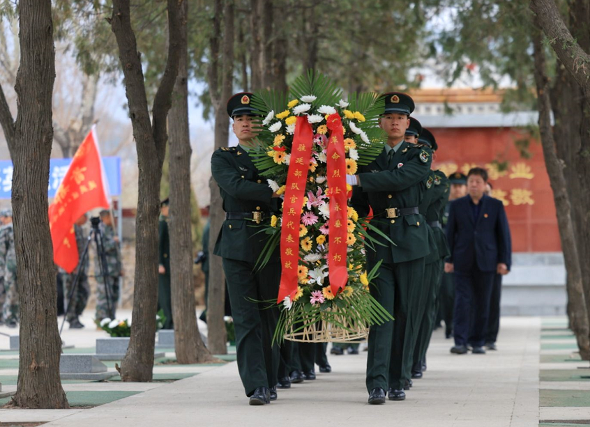 为烈士敬献花篮,延庆23处烈士纪念设施开展清明祭扫|延庆_新浪财经