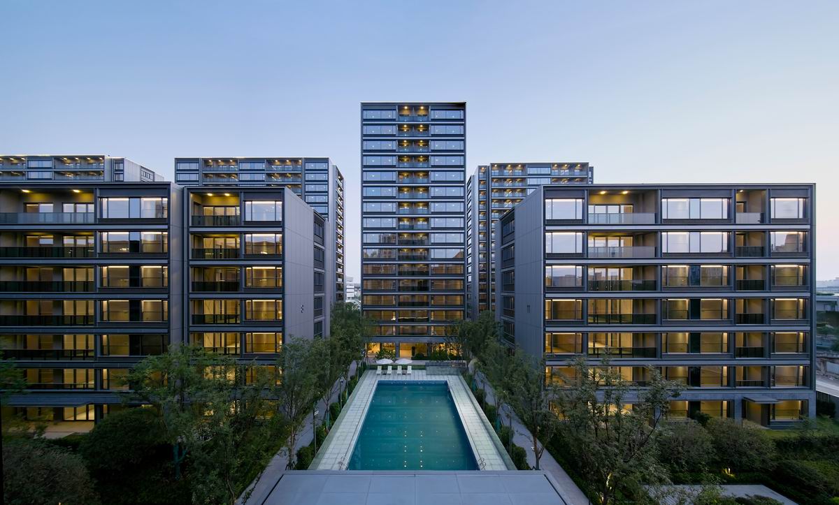 杭州春月锦庐绿城中国执行总裁耿忠强表示,绿城的现金流可以说是安全