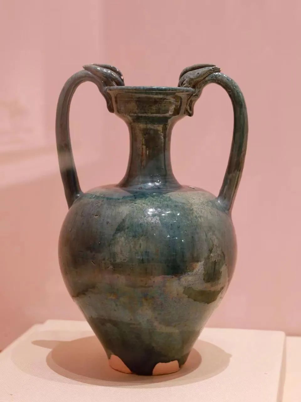 蓝釉双龙瓶 唐代(618-907) 洛阳唐恭陵哀皇后墓出土 