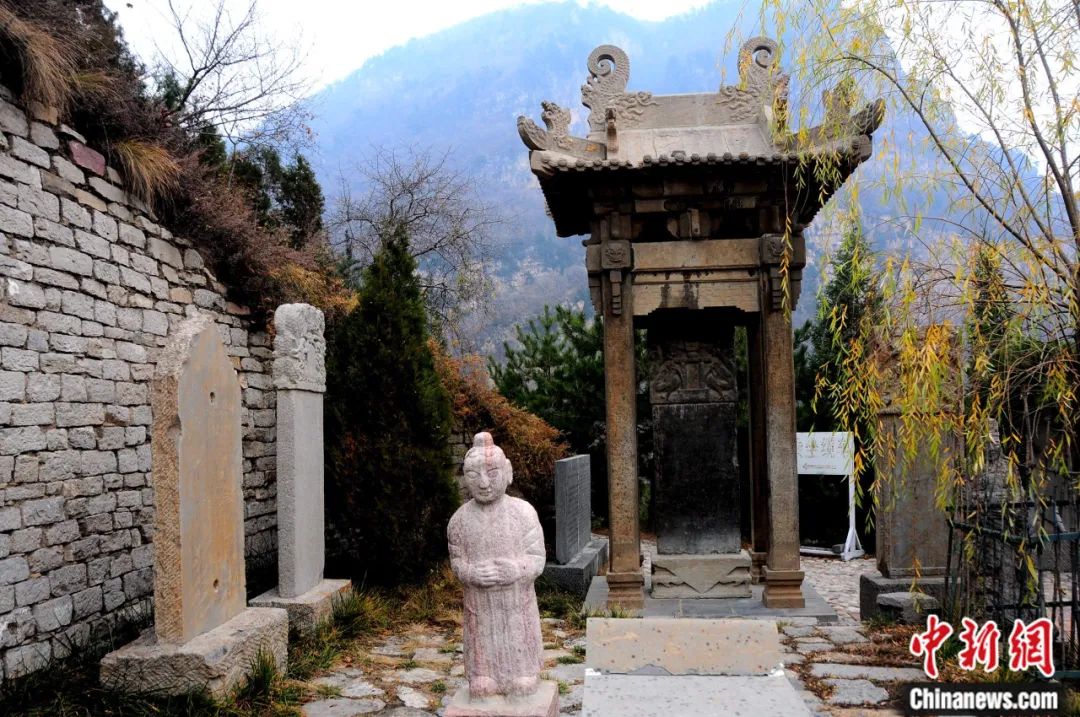 山西绵山介子推墓(介公墓).史奎华 摄