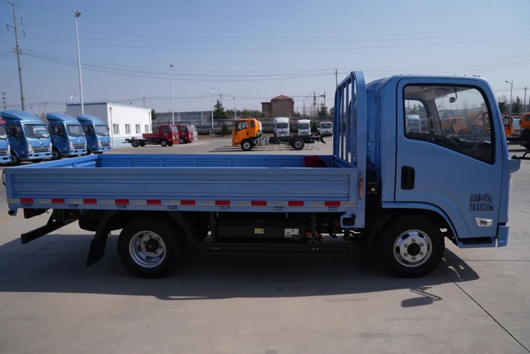 新能源运输赛道回暖,首款纯电小卡德蓝x1顺利出圈|奇瑞x1_新浪财经