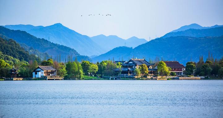 台州临海灵湖公园,湖光山色,风光秀美,是休闲娱乐的好去处|台州市|东湖_新浪新闻