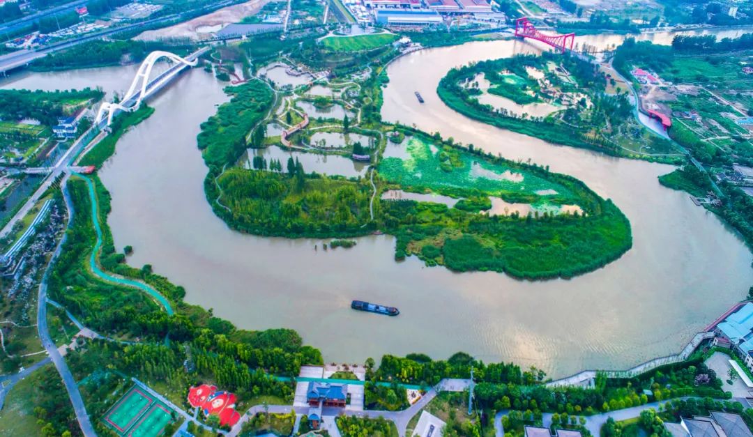 马拉松暨大运河马拉松系列赛(扬州站)线路终点运河三湾风景区市委常委