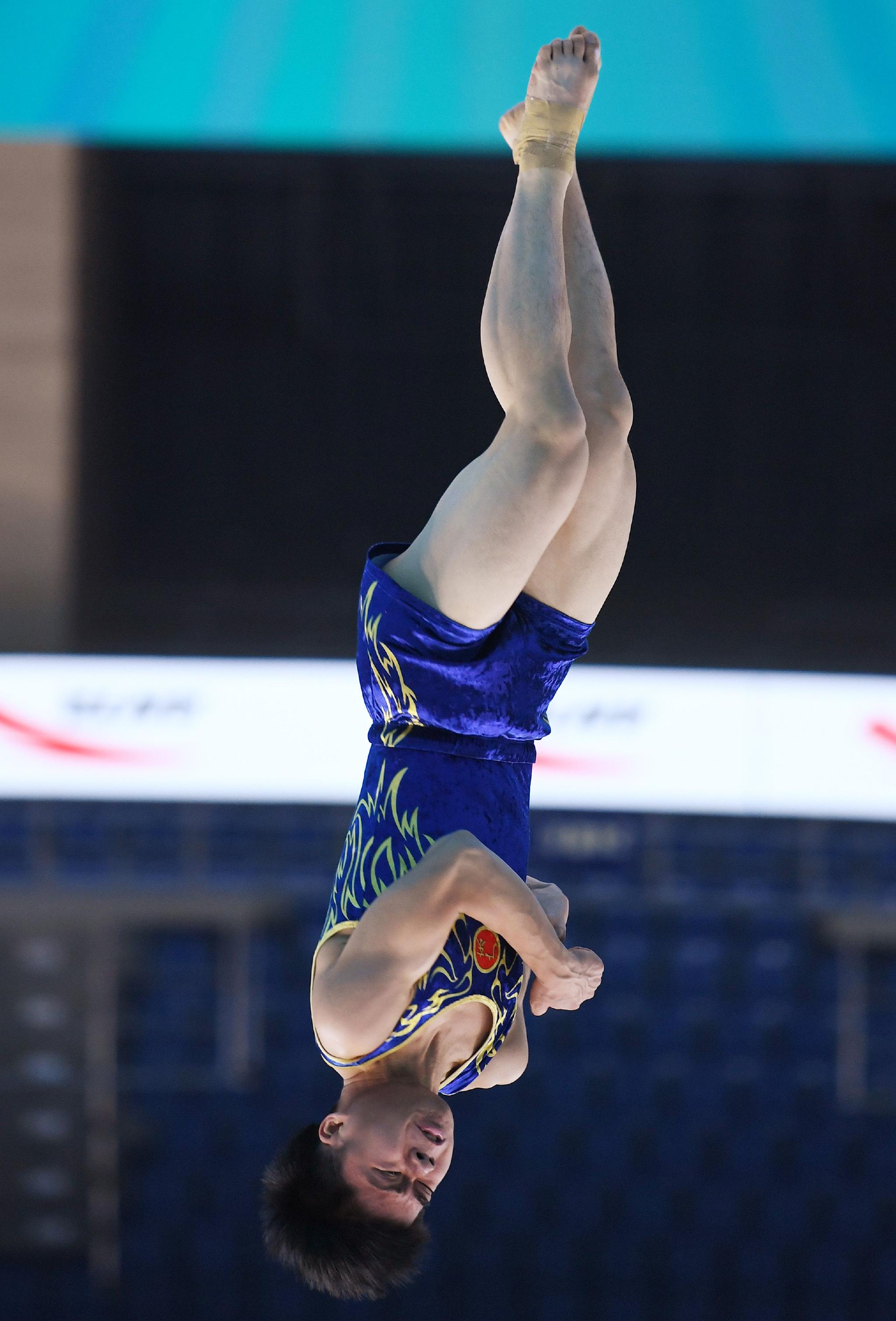 新华社记者 李紫恒 摄4月6日,山西队选手张慧荣(上),许晴晴在女子双人