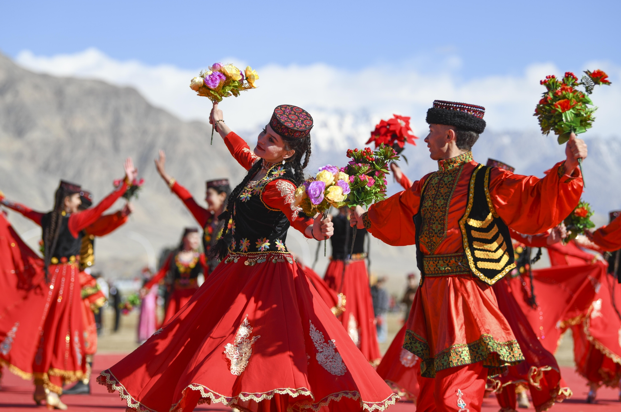 帕米尔,花儿就是这样红|帕米尔高原|高原|古丽汗_新浪新闻