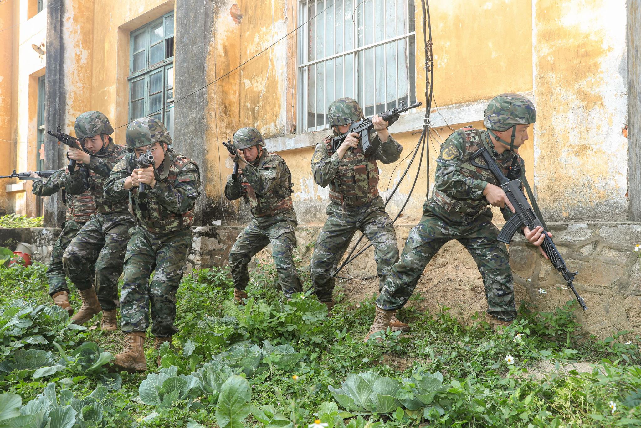 武警广西总队南宁支队反恐演练现场直击