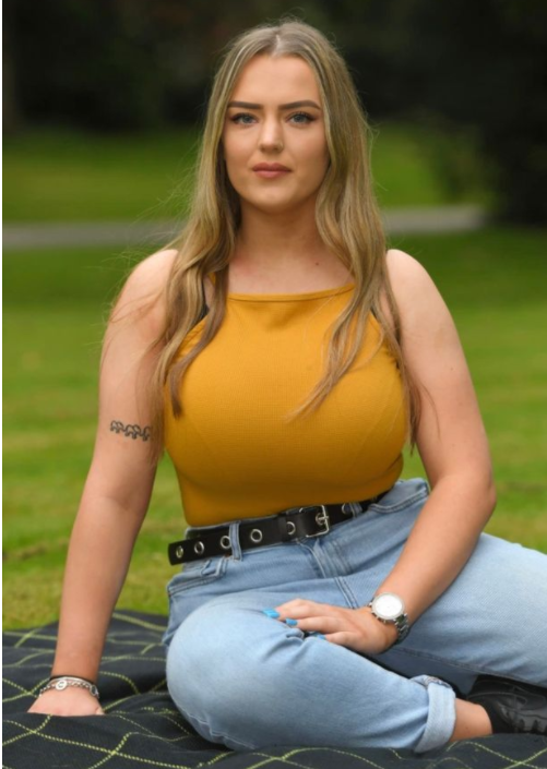 j罩杯女孩众筹缩胸终于完成了心愿!__财经头条