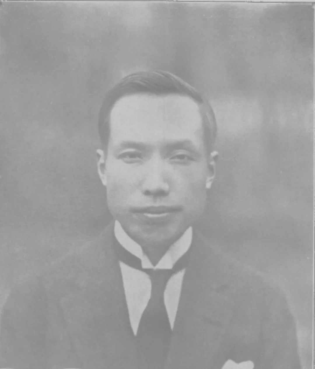 马克龙为什么要访问中山大学？休闲区蓝鸢梦想 - Www.slyday.coM