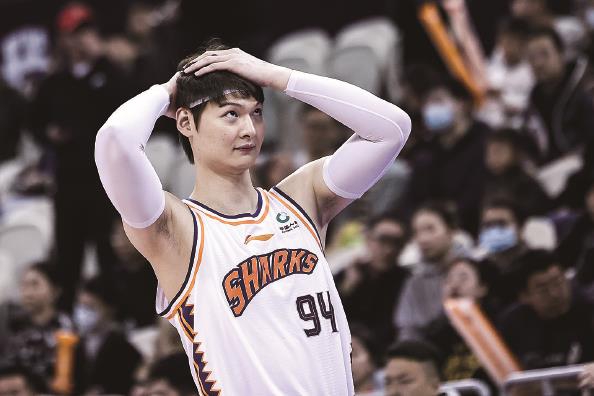 王哲林带领大鲨鱼连续两个赛季跻身季后赛 本报记者 李铭珅 摄