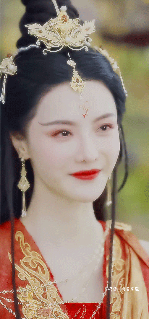 张芷溪《长月烬明》初凰造型也太美了