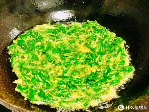 春天的枸杞叶这样做,实在是太美味了,营养又好吃,抓紧做起来