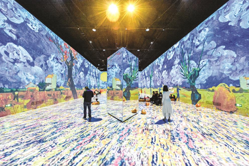 文化视点丨没有真迹的沉浸式光影艺术展,观众欣赏什么|艺术展|梵高_新浪新闻