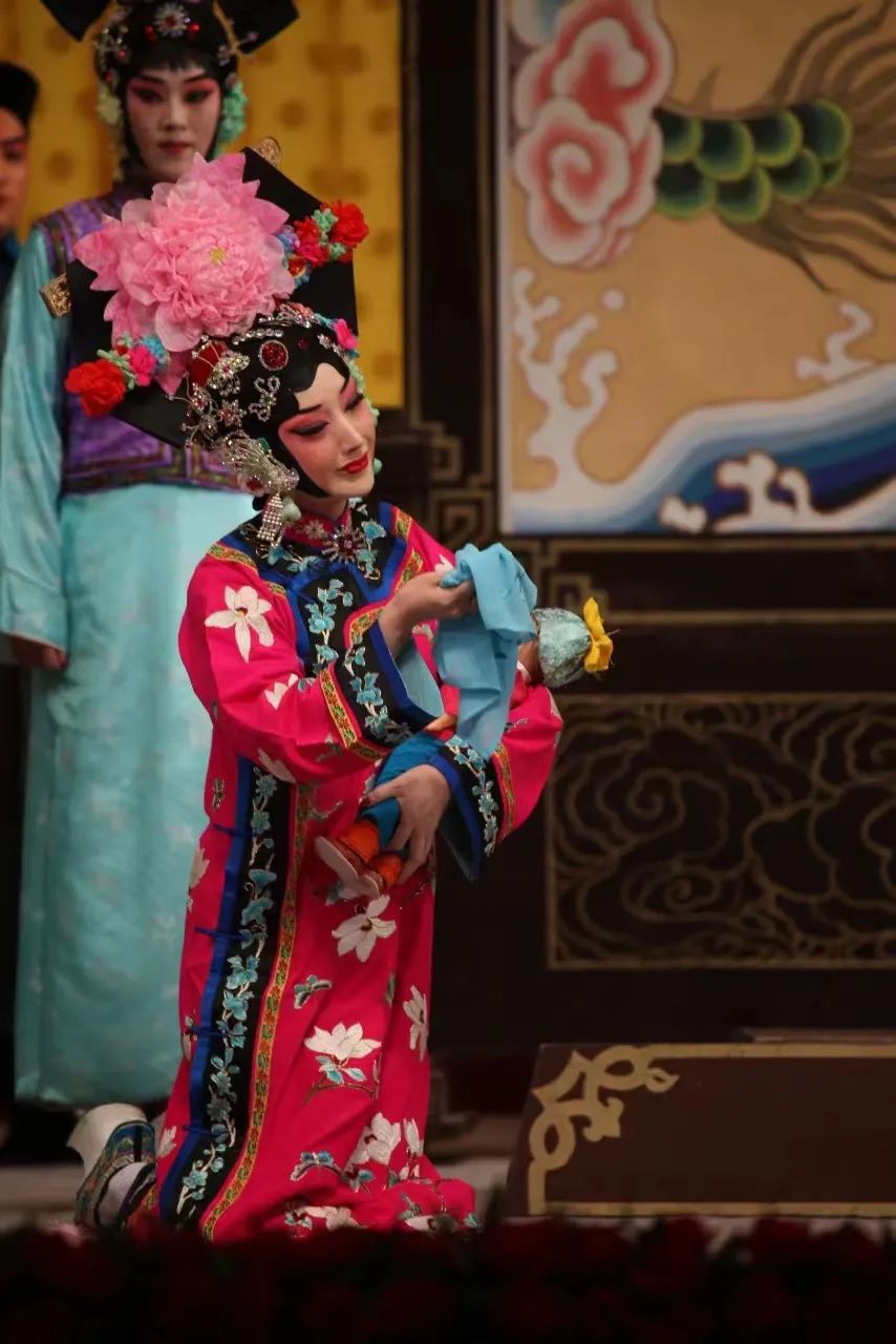 2015年 郭玮 饰 铁镜公主值得一提的是,出演杨延辉的是大连京剧团优秀