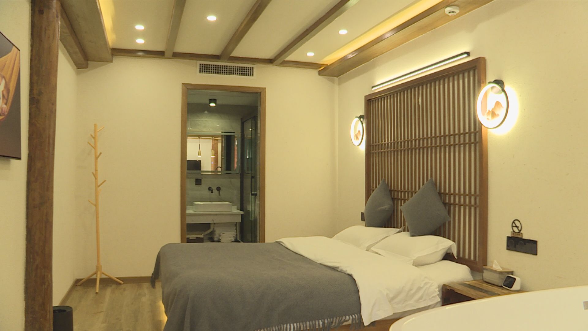 旅游淡季丽江古城客栈入住率高,五一期间或将迎来高峰__财经头条