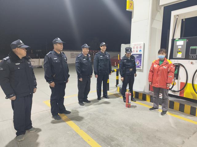 富平公安宫里派出所组建“守护平安”义务辅警巡逻队_手机新浪网