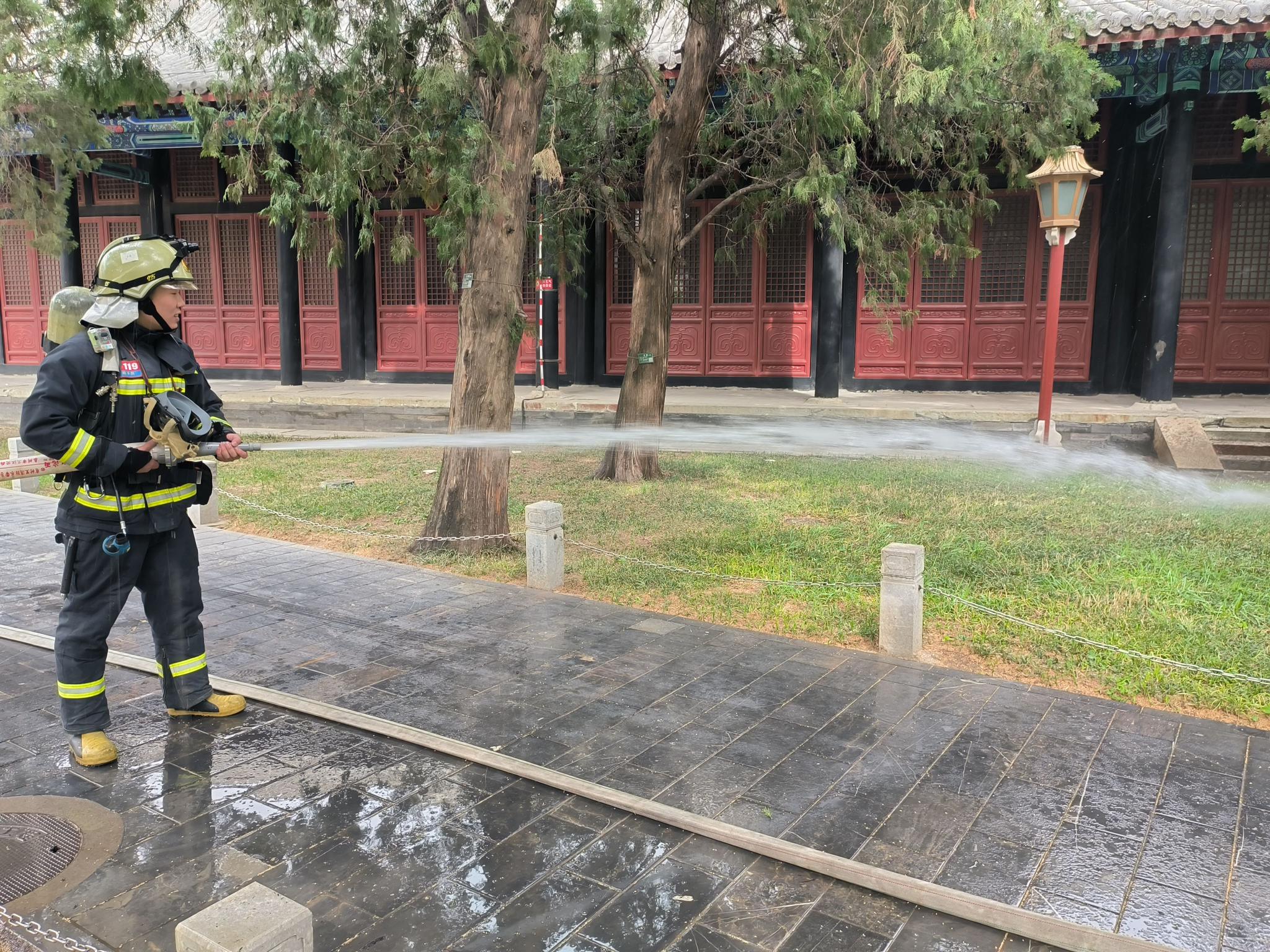 为什么湿化器开不开了北京东城消防开展杨柳絮清理湿化工作_https://www.jmylbn.com_新闻资讯_第1张