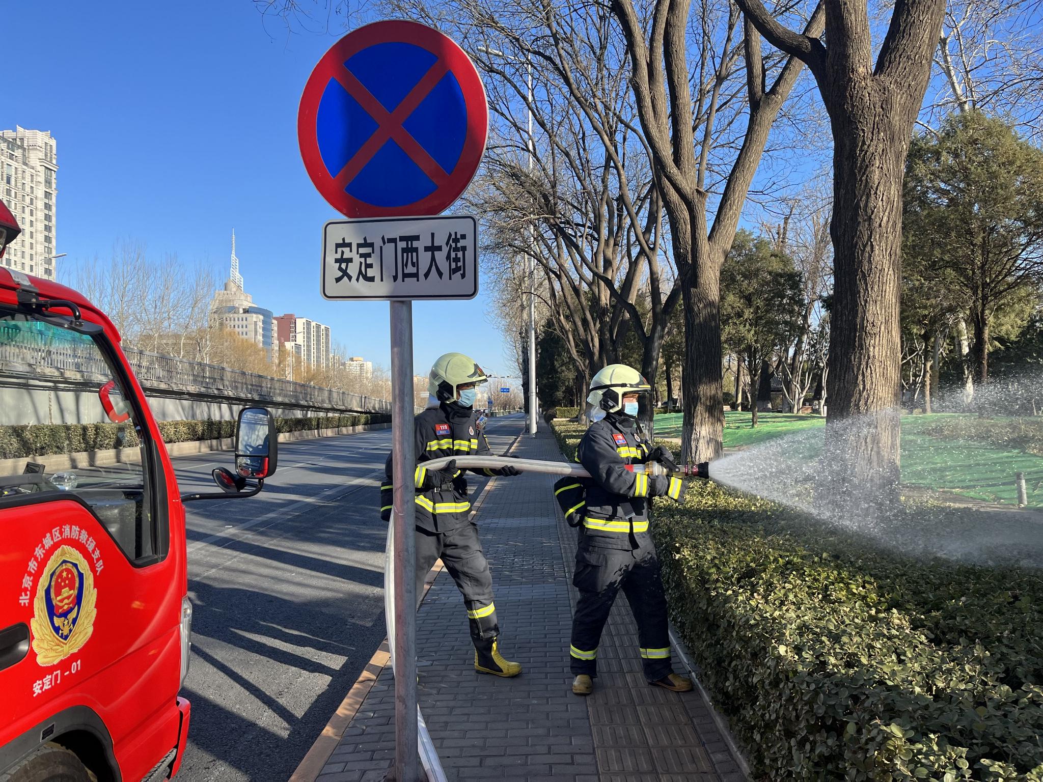 为什么湿化器开不开了北京东城消防开展杨柳絮清理湿化工作_https://www.jmylbn.com_新闻资讯_第2张