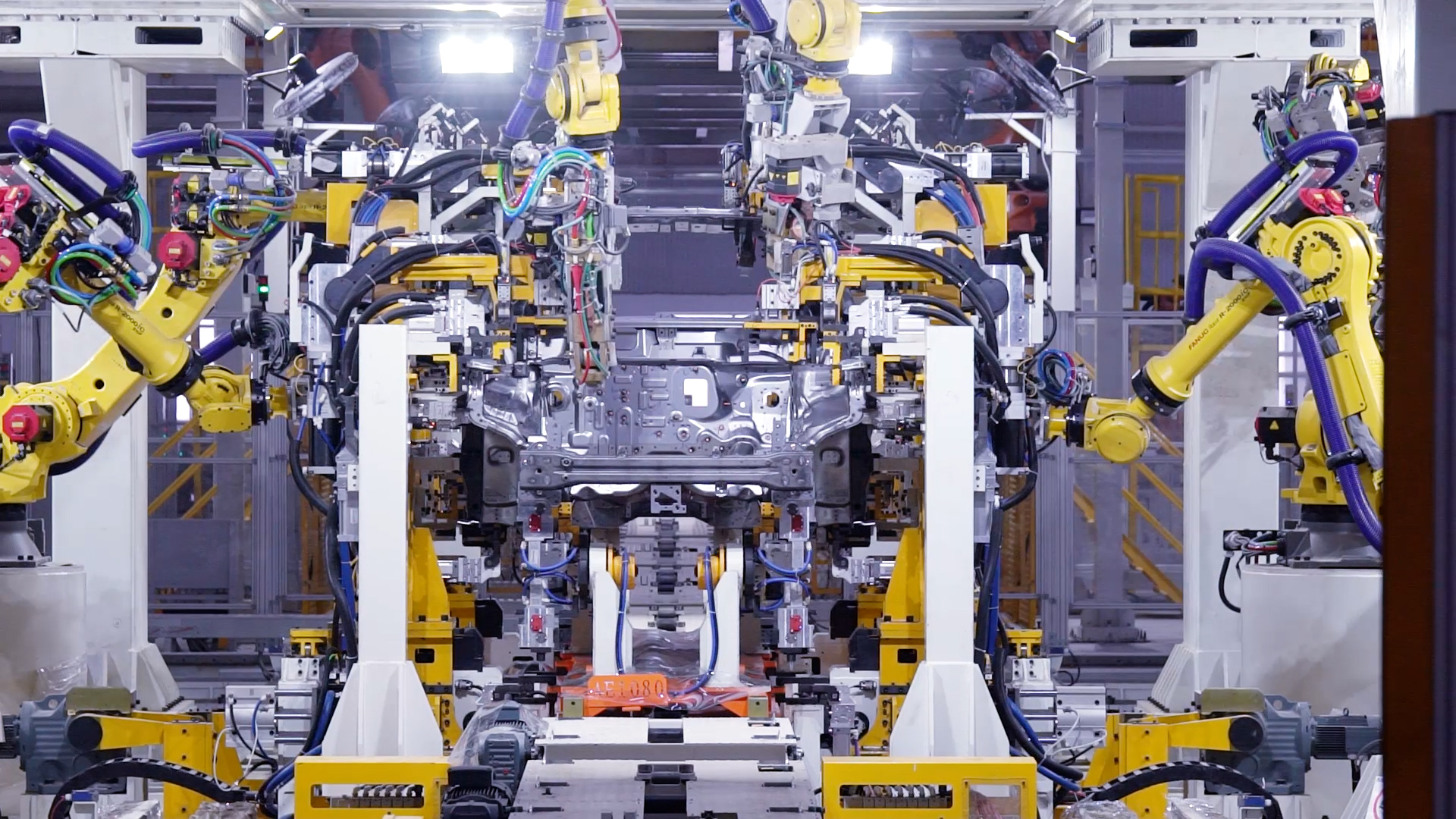 从跟跑到并跑再到领跑 记者实探中高端制造业"出海团"新动能|中国船舶