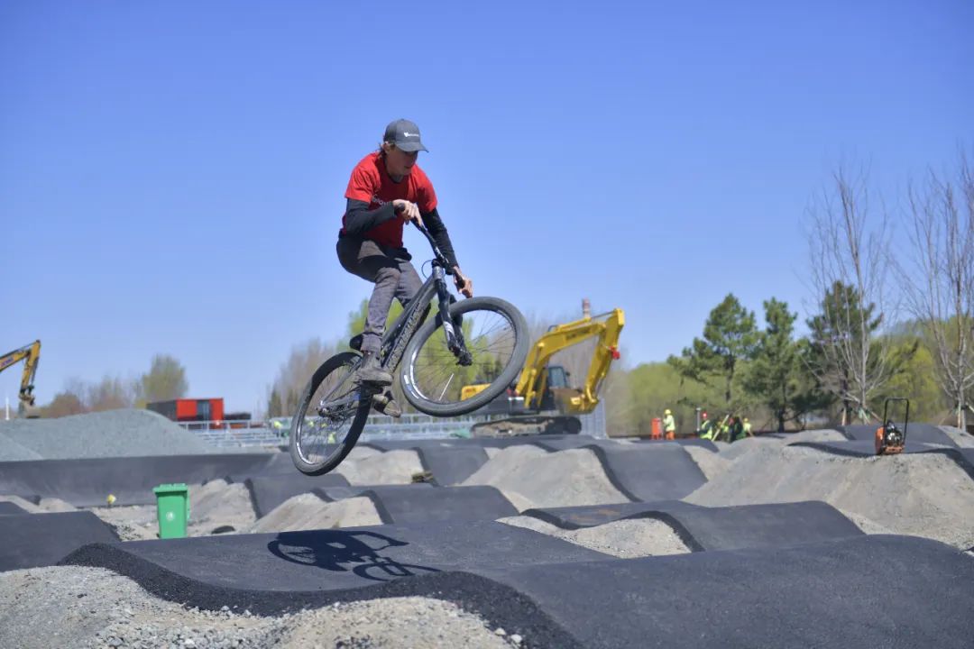 专业骑行区,核心泵道场地面积7000平方米占地面积4