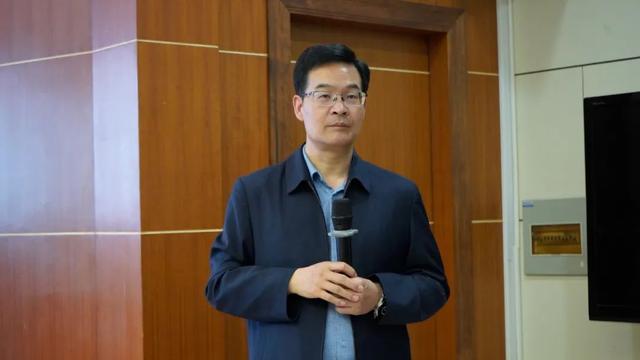 洛阳栾川县政府全体会议,县长曲万涛提出"七问"|洛阳市_新浪财经_新浪