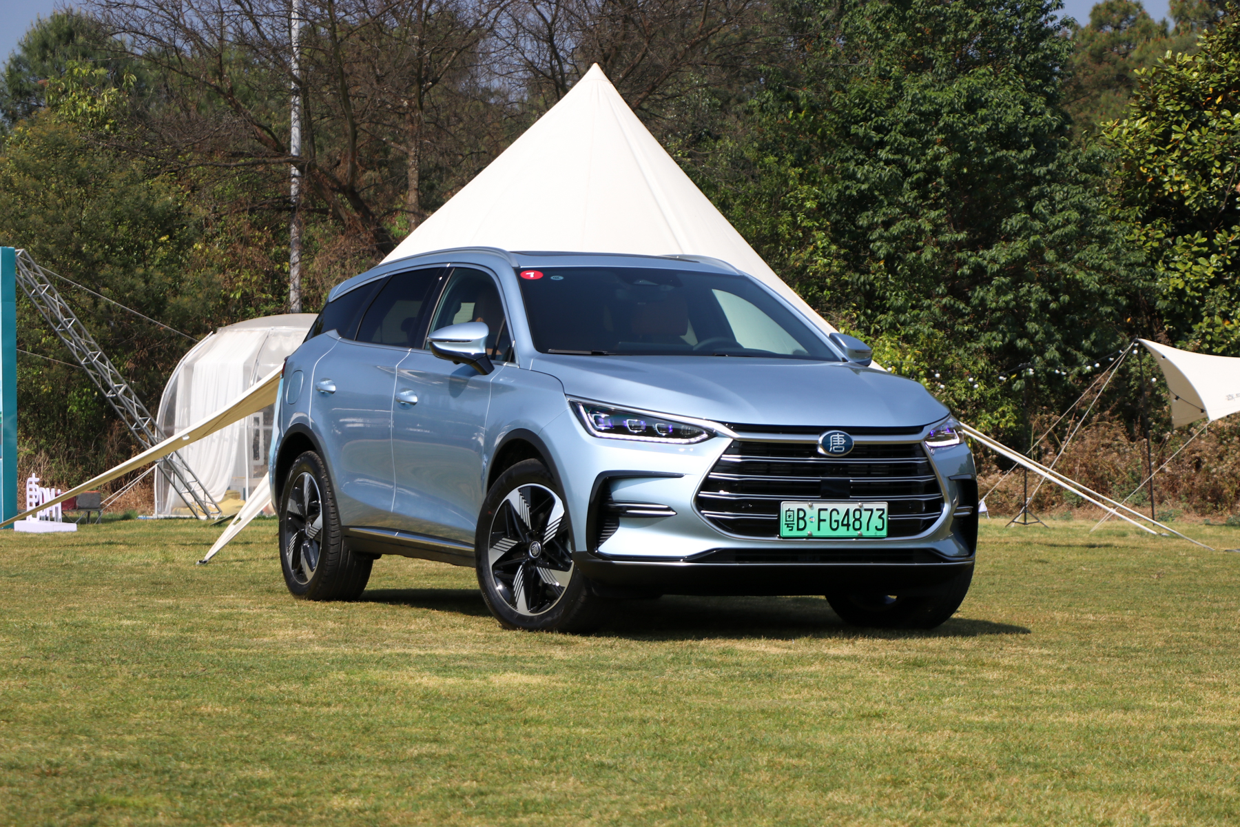 配置/底盘升级优化 试驾比亚迪唐dm-i冠军版-新浪汽车