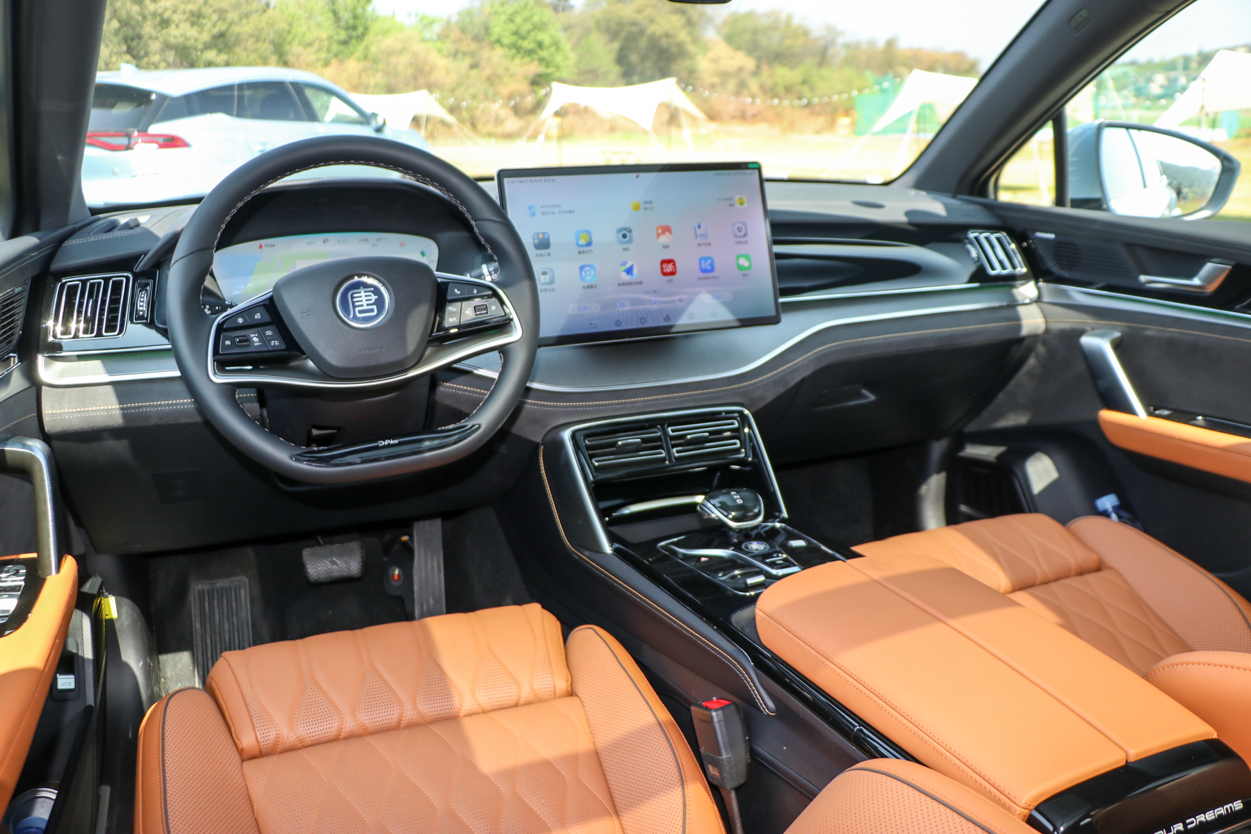 配置/底盘升级优化 试驾比亚迪唐dm-i冠军版-新浪汽车