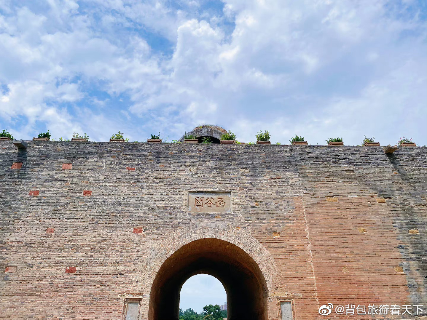 洛阳新安函谷关,是中国古代重要的关隘之一,关楼坐西向东……